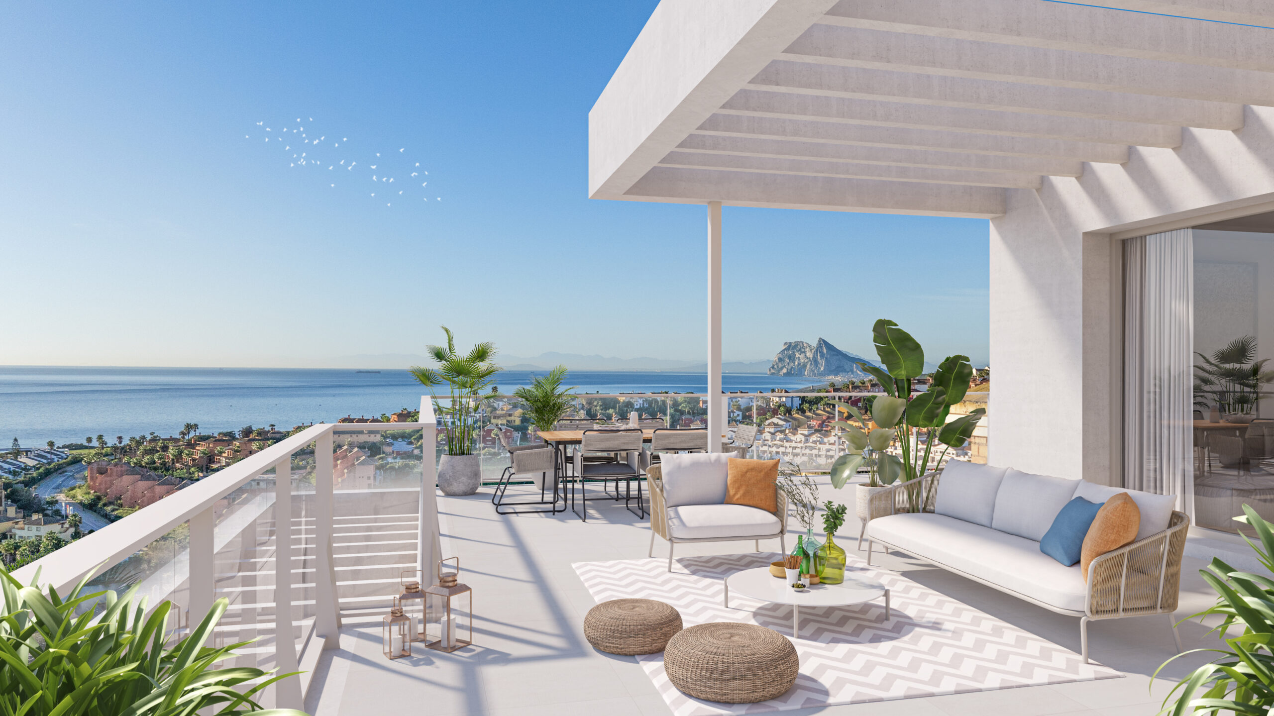 Paraíso Beach, Torrenueva: terasa s výhledem na moře a Gibraltarskou skálu
